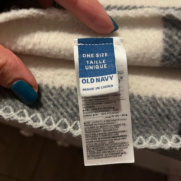 Fleece Throw Blanket - Picture 5 of 14